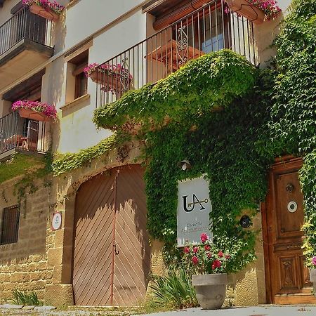 Apartamentos Uncastillo ภายนอก รูปภาพ