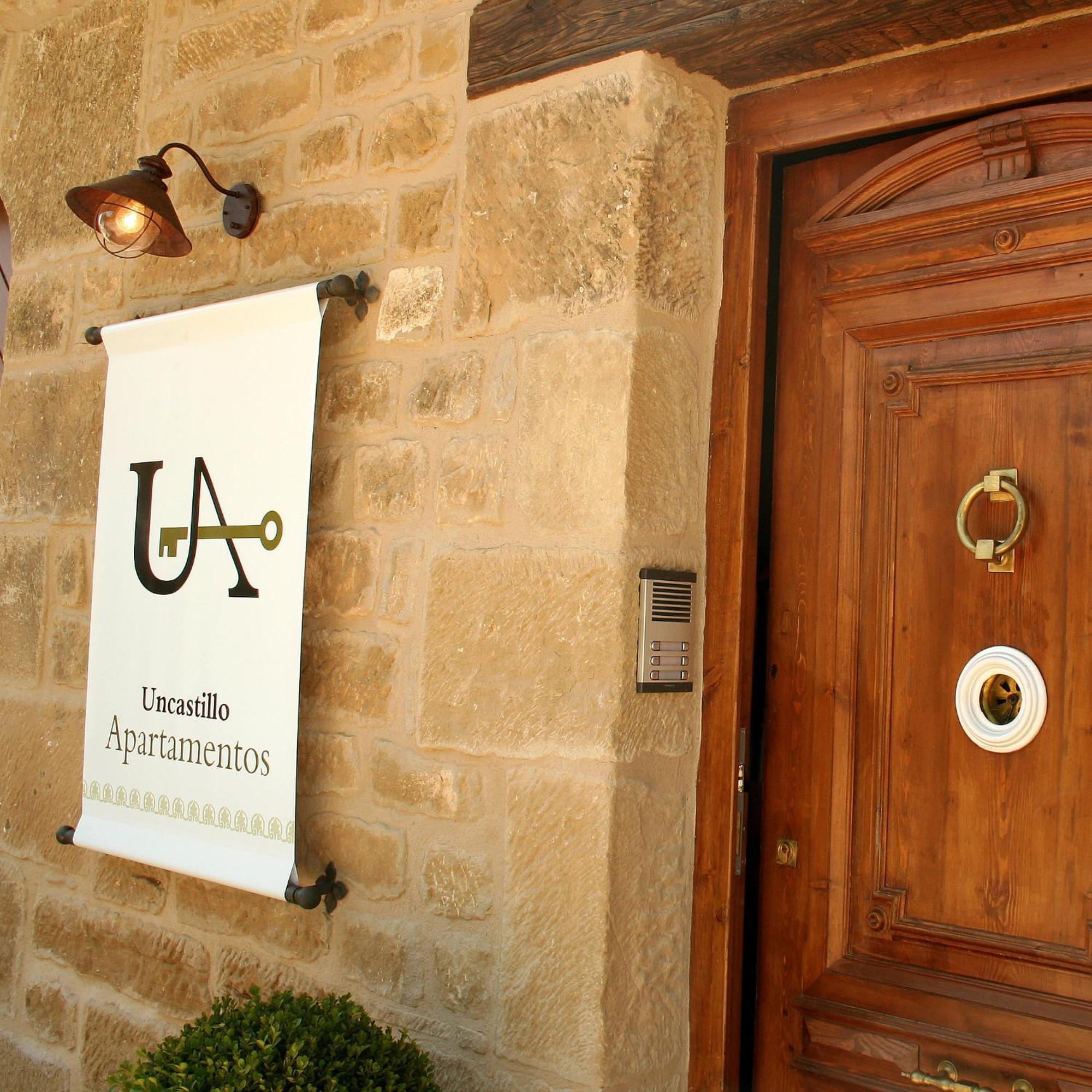 Apartamentos Uncastillo ภายนอก รูปภาพ