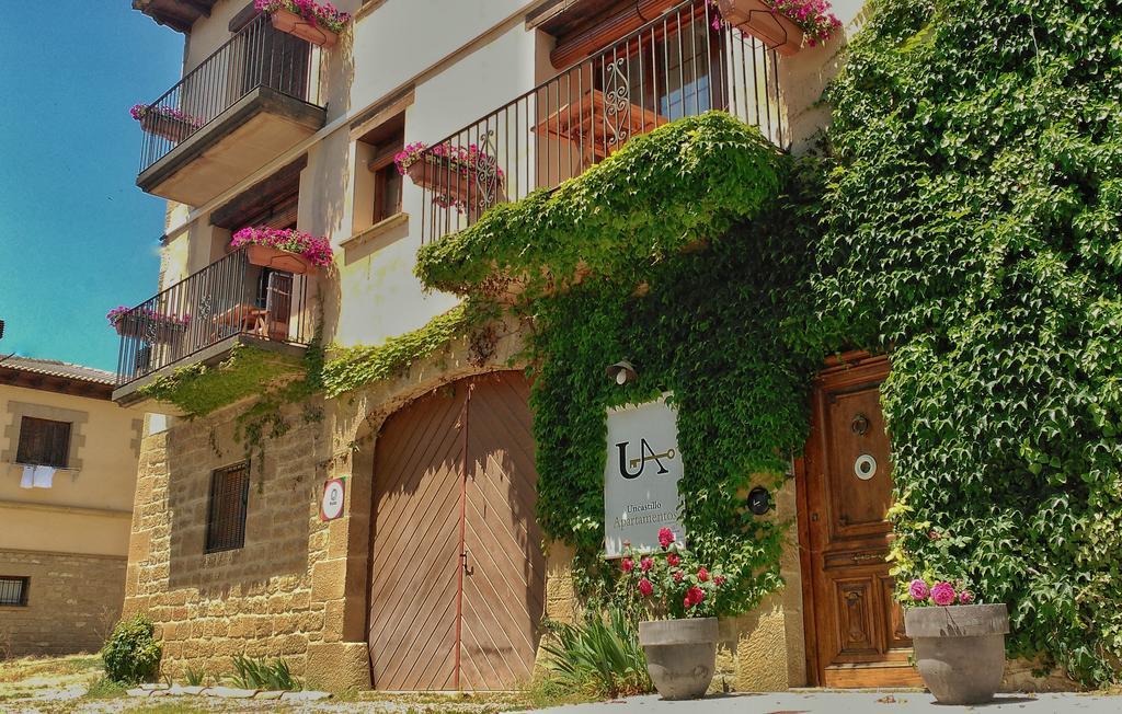 Apartamentos Uncastillo ภายนอก รูปภาพ