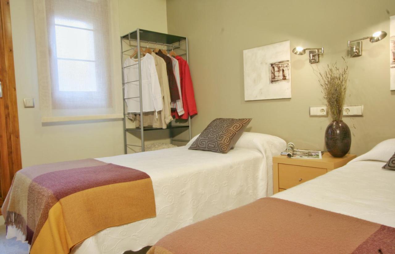 Apartamentos Uncastillo ภายนอก รูปภาพ
