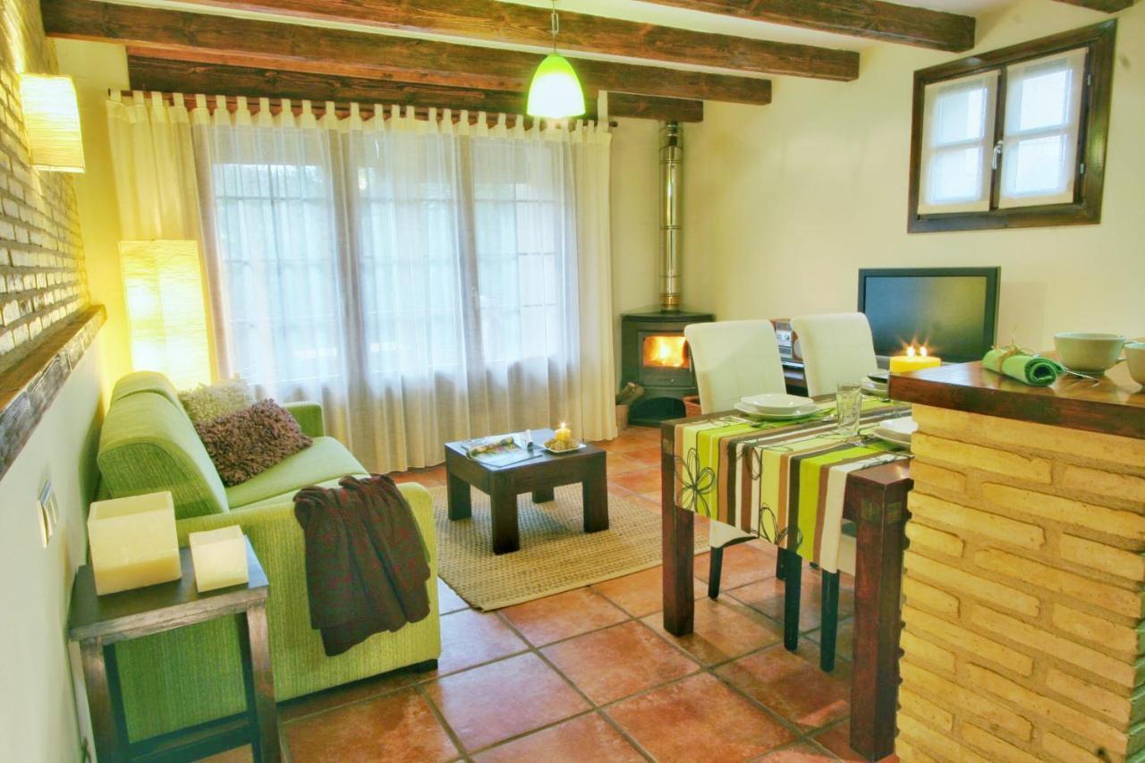 Apartamentos Uncastillo ภายนอก รูปภาพ