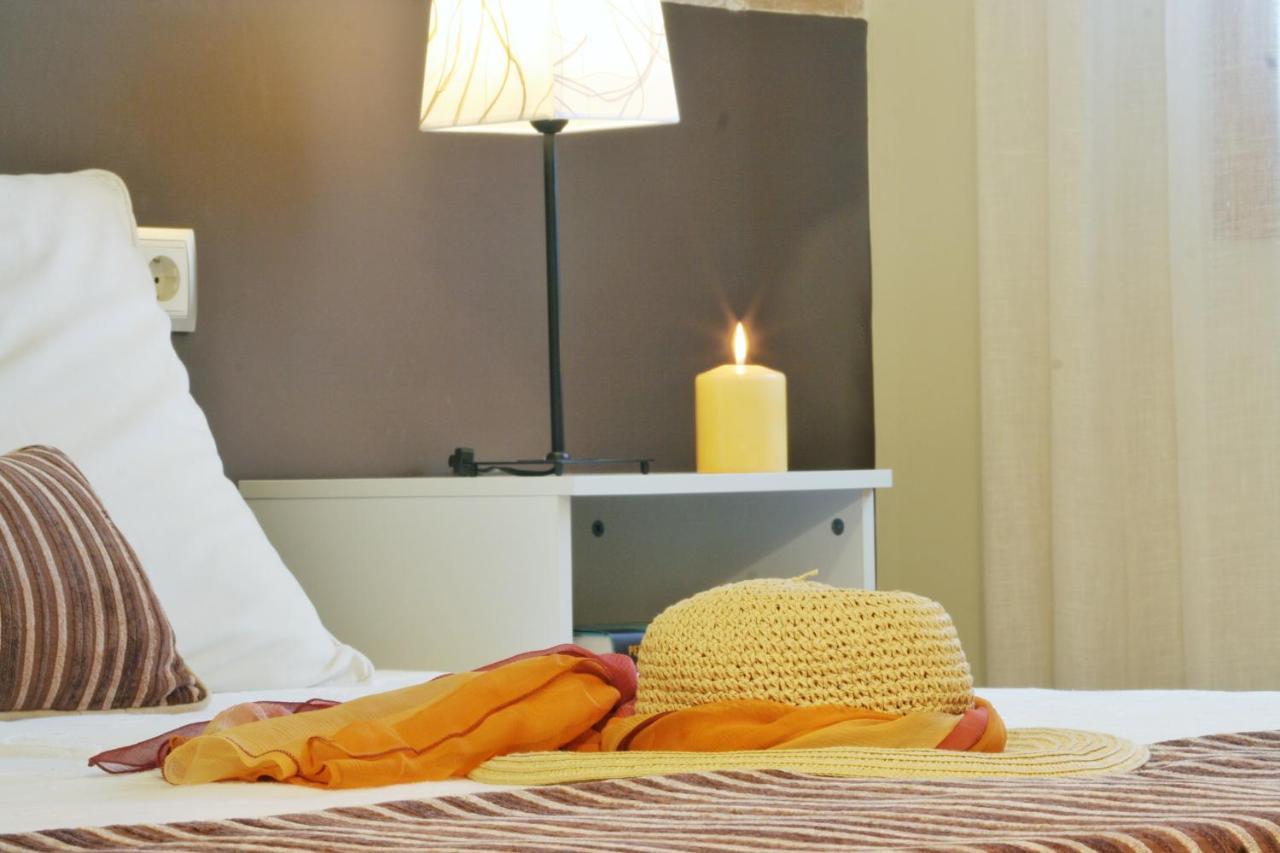 Apartamentos Uncastillo ภายนอก รูปภาพ